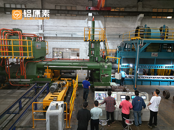 4000吨铝型材挤压.jpg